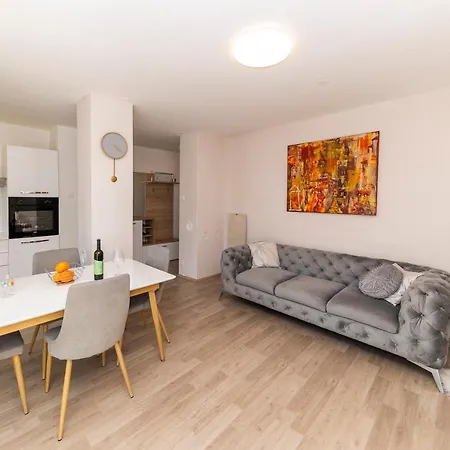 Apartman Morena * Zara